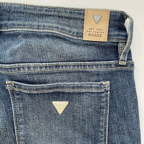 Guess Women’s Low Rise Boot Cut Jeans In Blue Denim Size 27 - Picture 14 of 14